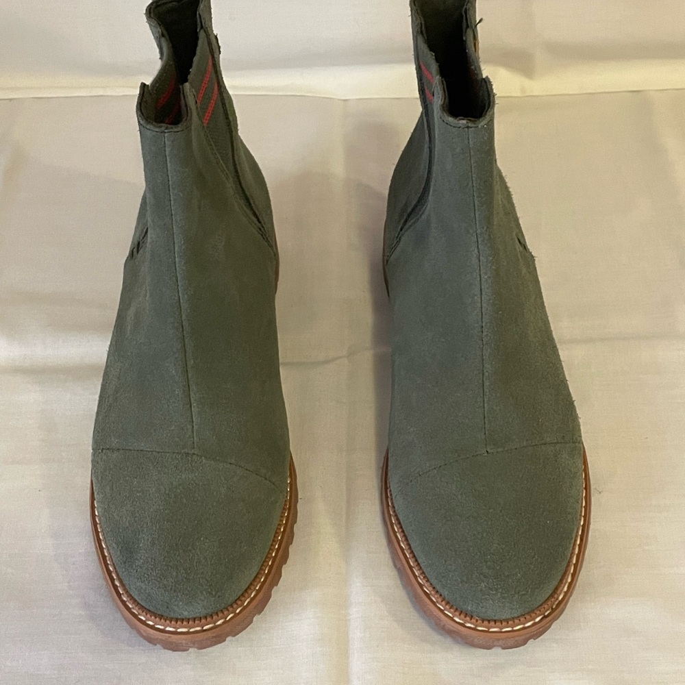 Tom’s Cleo Chelsea Boots